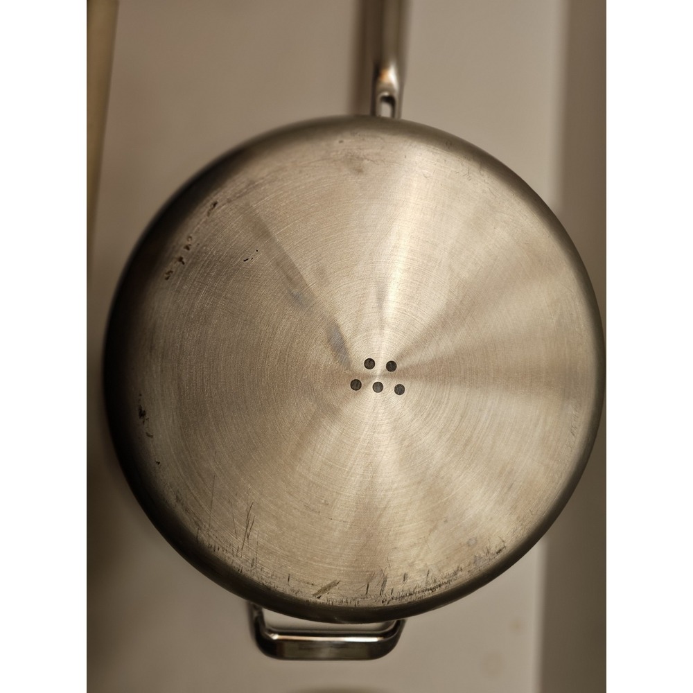 Misen Stainless Steel 5-Ply 10" Pan With Lid - Picture 4 of 12